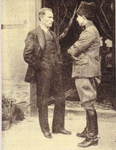 İsmet İnönü 2. İnönü Savaşından sonra Mustafa Kemal Atatürk ile beraber