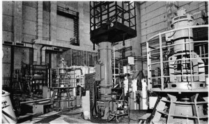 Bir gram uranyum çekirdeğinin parçalanması, 3 ton kömürün yanması kadar enerji açığa çıkarır. Resimde Phenix reaktörü görülmektedir.