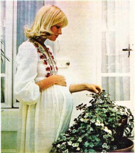 Gebeliğinin son günlerine ulaşmış bir anne adayı.