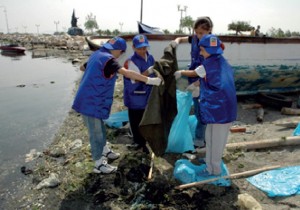 çöpleri topluyoruz