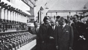 devletçilik atatürk fabrika gezerken