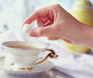 şekerin çay içinde erimesi