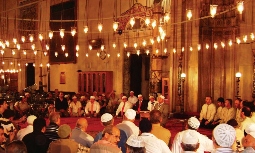 kandil gecelerinde müslümanlar biraraya gelir