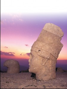 nemrut heykelleri